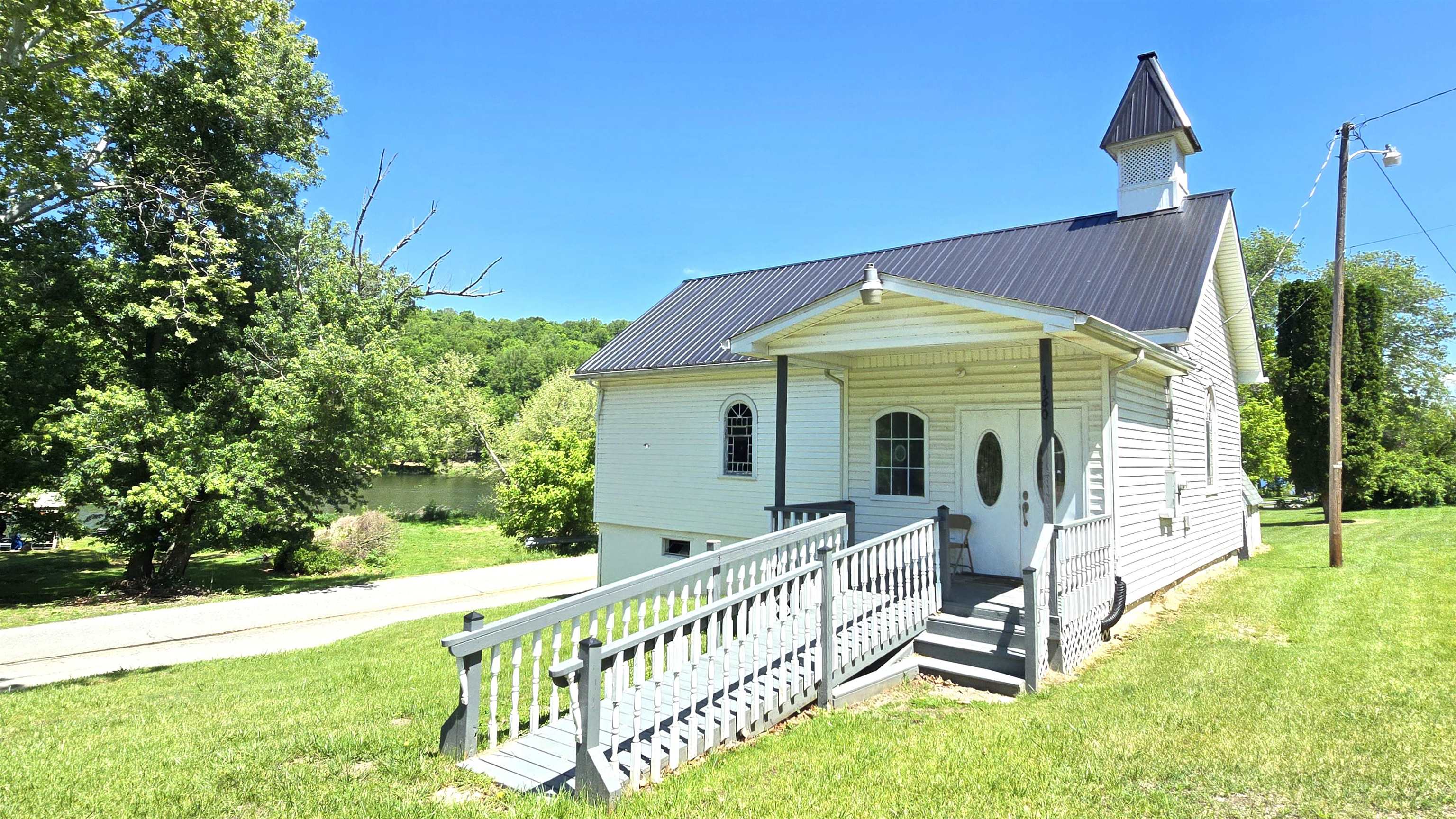 1560 Julia Simpkins Road Allisonia VA 24347