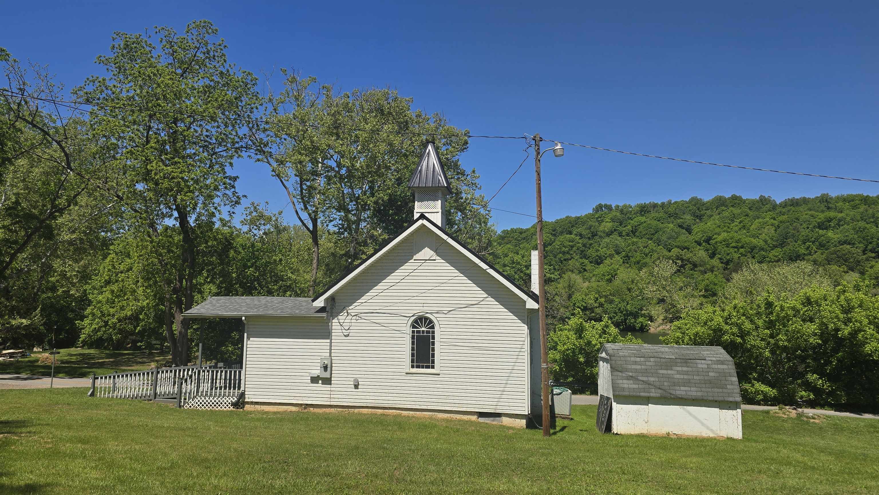 1560 Julia Simpkins Road Allisonia VA 24347