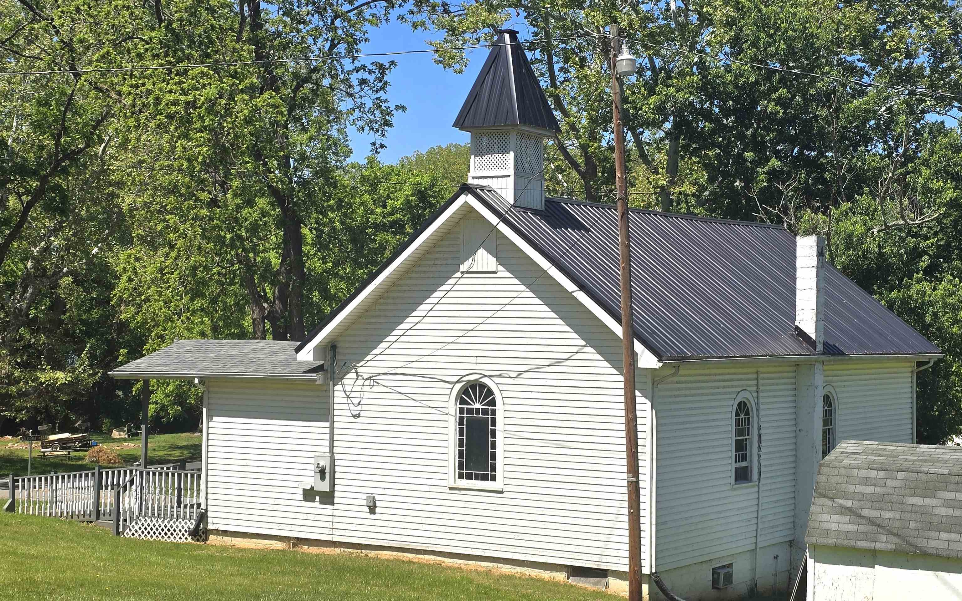 1560 Julia Simpkins Road Allisonia VA 24347