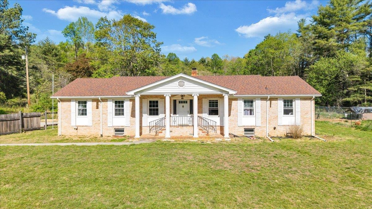 1547 Kings Store Road NE Check VA 24072