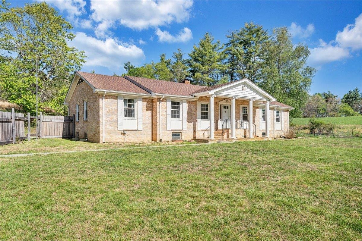1547 Kings Store Road NE Check VA 24072
