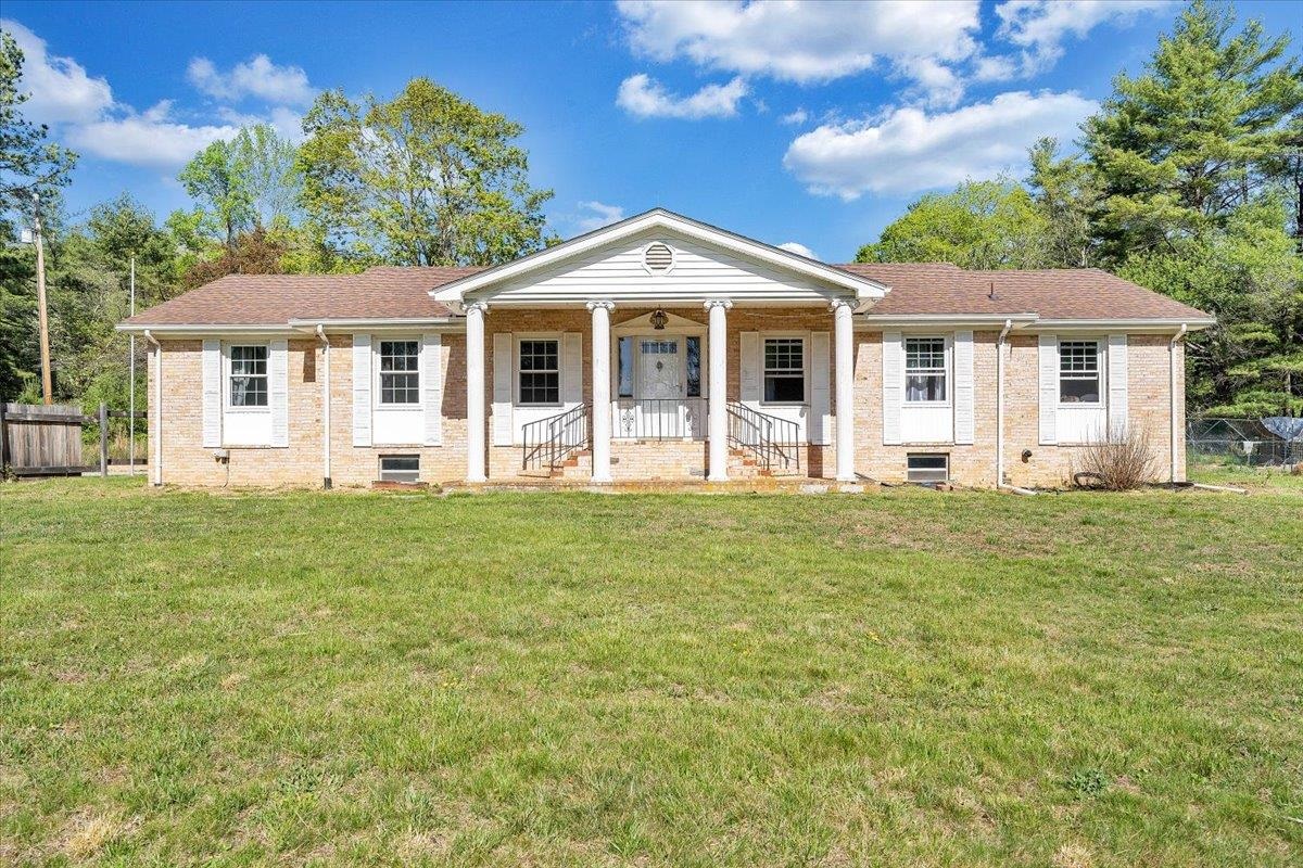 1547 Kings Store Road NE Check VA 24072