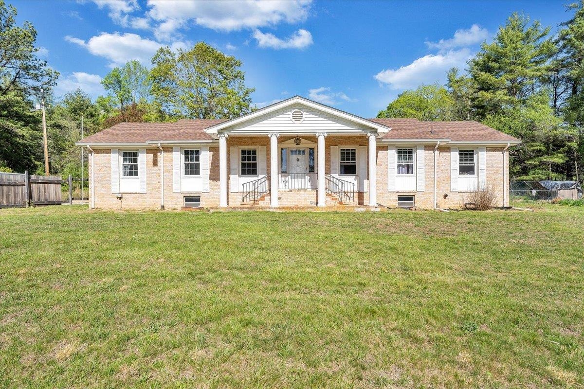 1547 Kings Store Road NE Check VA 24072