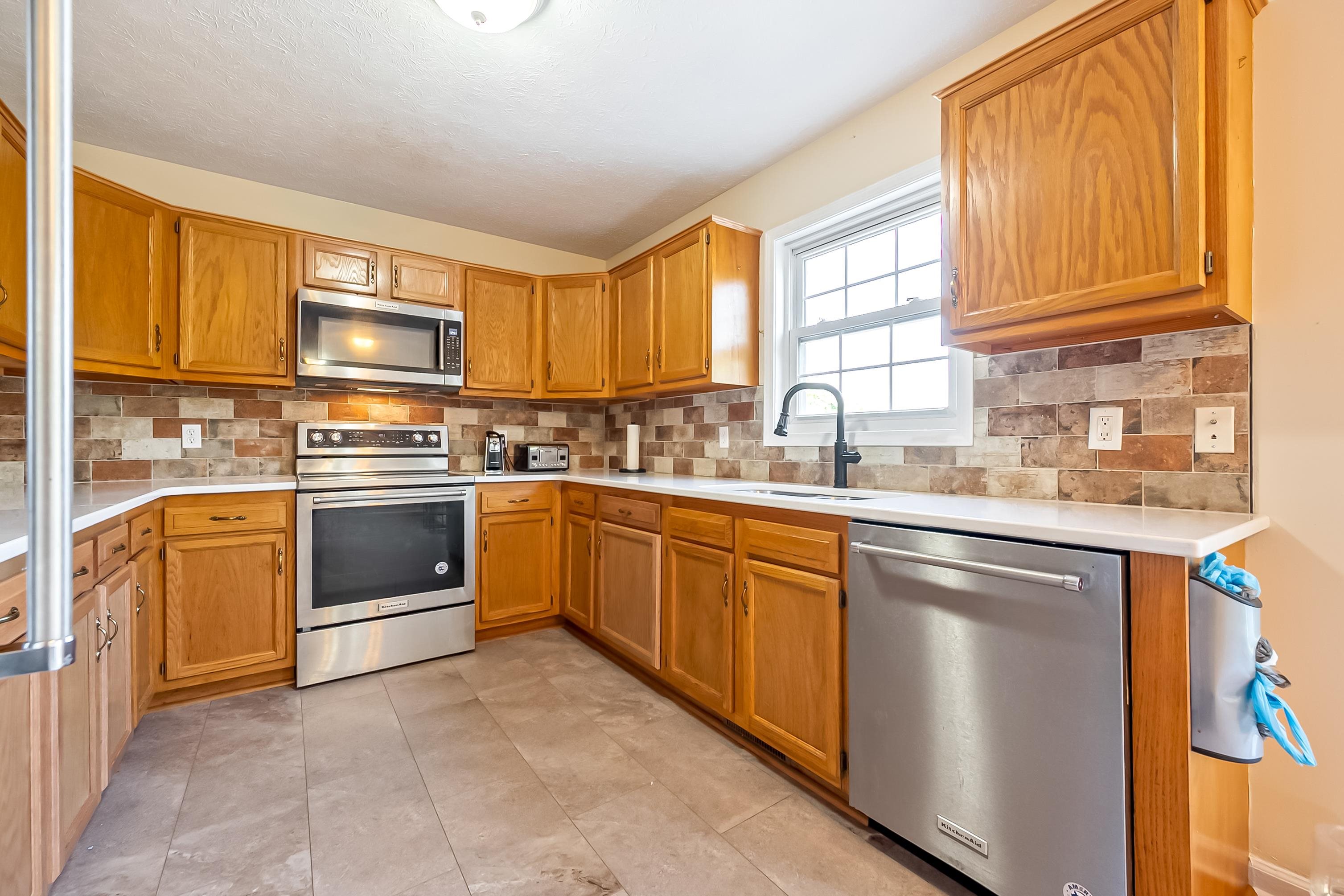 20 Woodridge Drive Christiansburg VA 24073