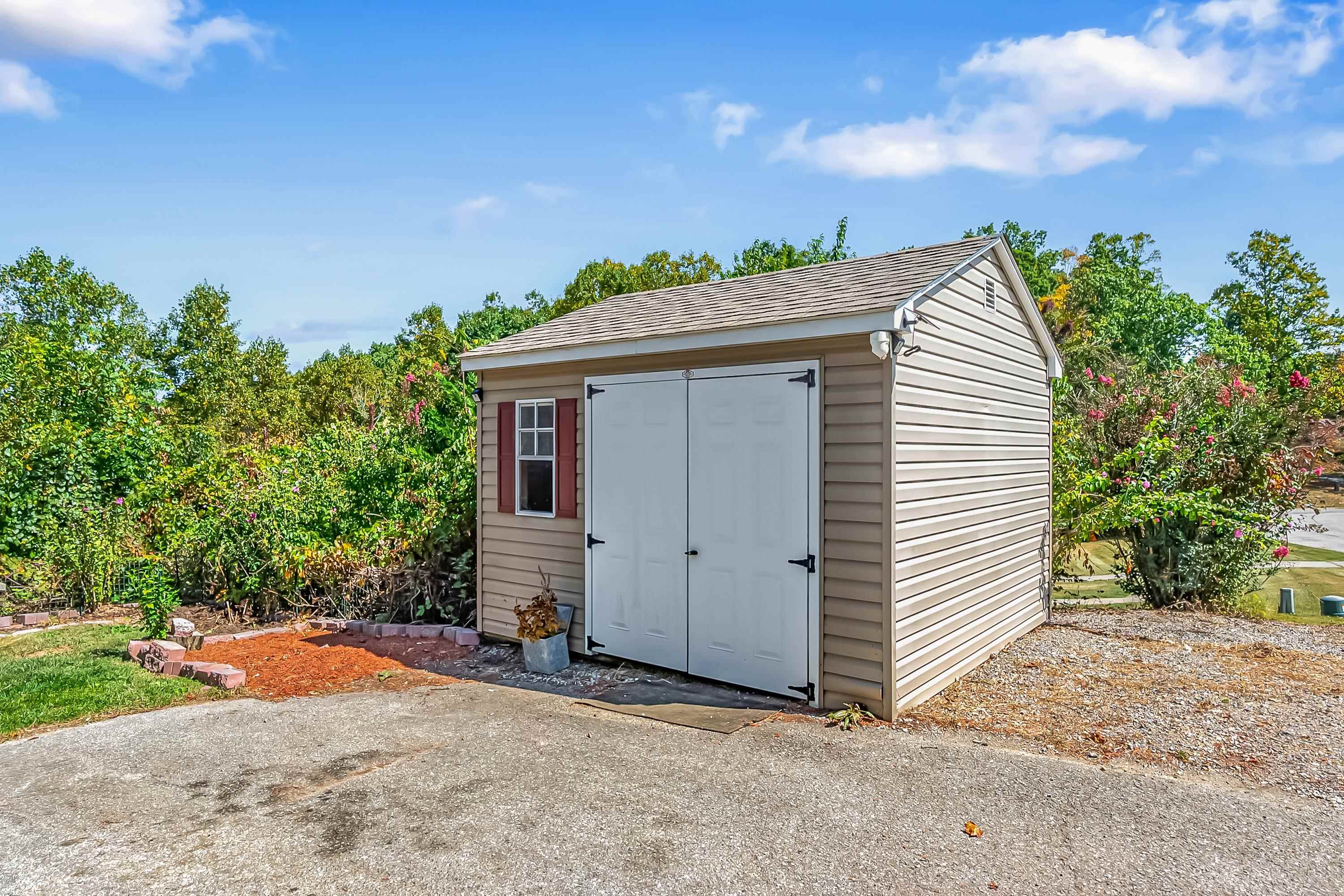 20 Woodridge Drive Christiansburg VA 24073