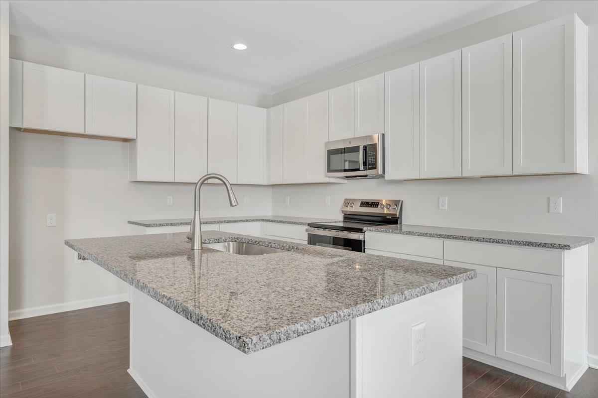 7380 King's Pointe Drive Fairlawn VA 24141