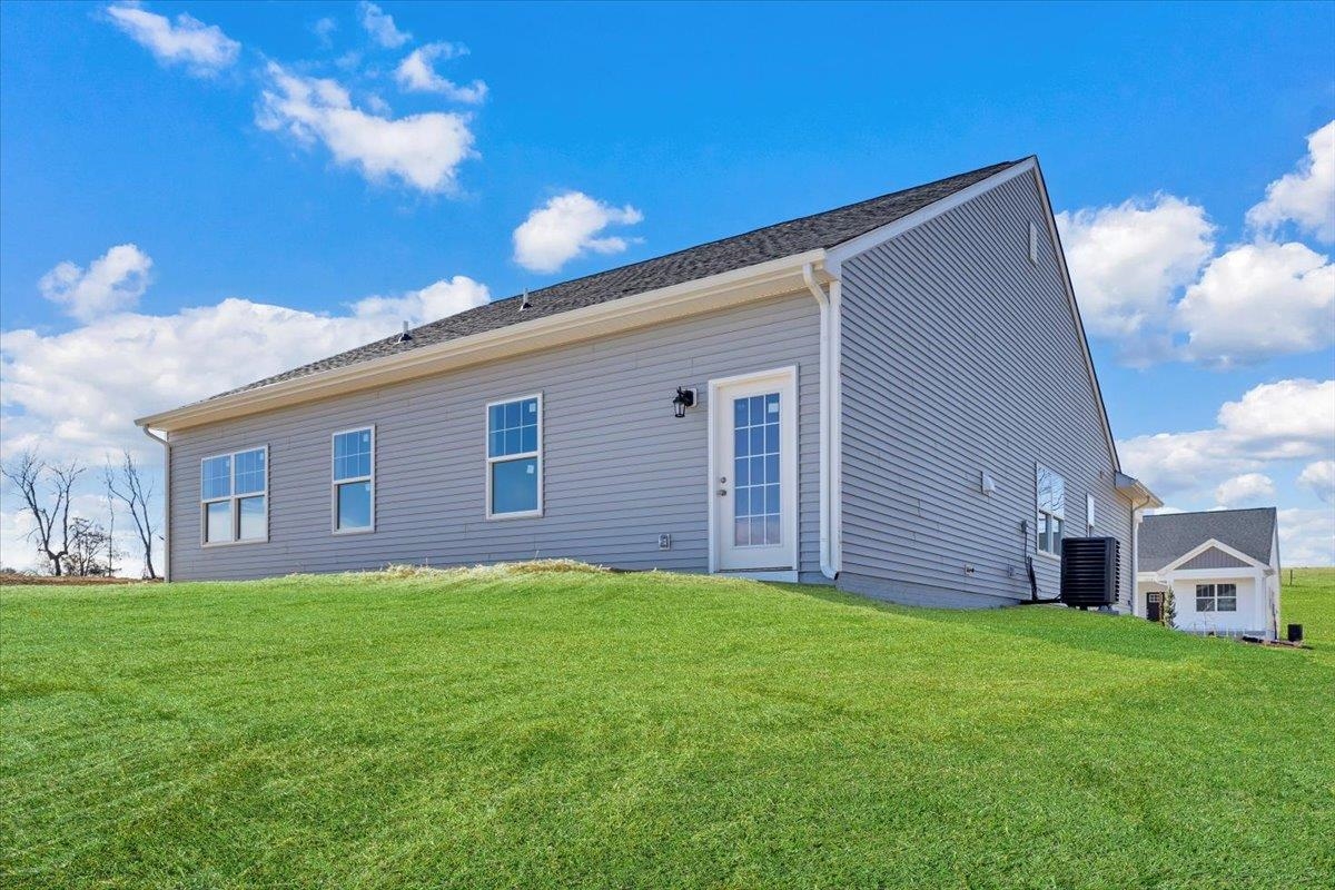 7380 King's Pointe Drive Fairlawn VA 24141