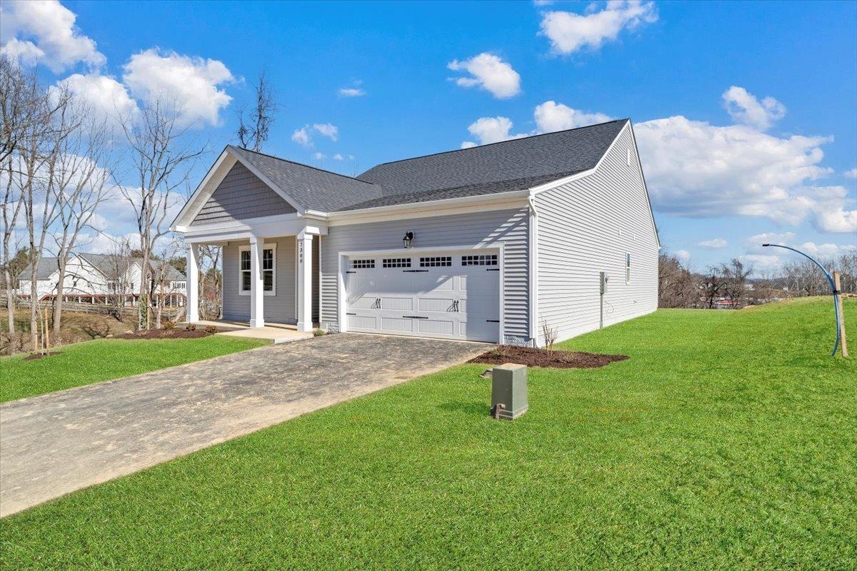 7380 King's Pointe Drive Fairlawn VA 24141