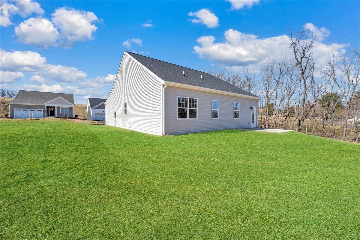7380 King's Pointe Drive Fairlawn VA 24141