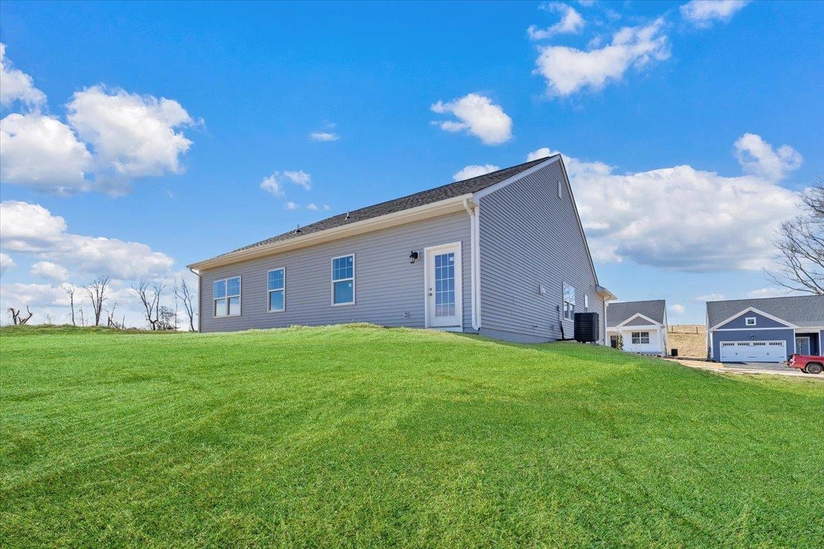 7380 King's Pointe Drive Fairlawn VA 24141