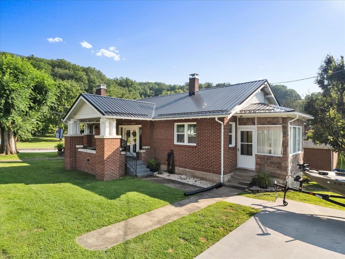 511 Westview Street Narrows VA 24124