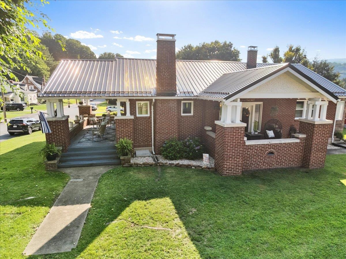 511 Westview Street Narrows VA 24124