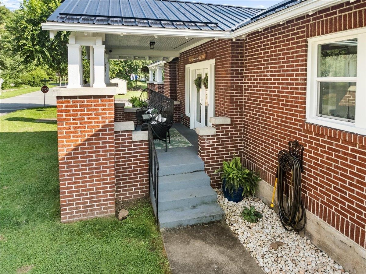 511 Westview Street Narrows VA 24124