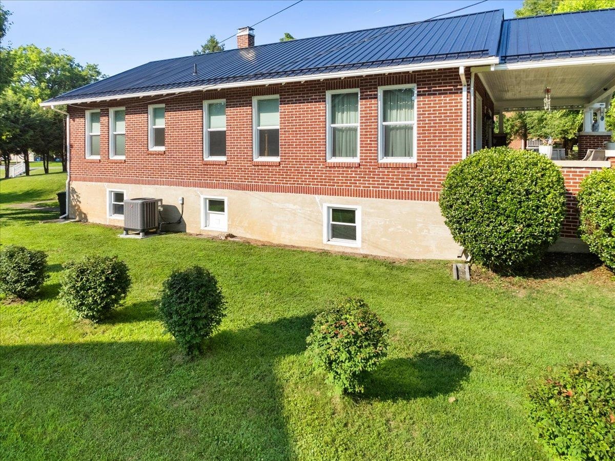511 Westview Street Narrows VA 24124