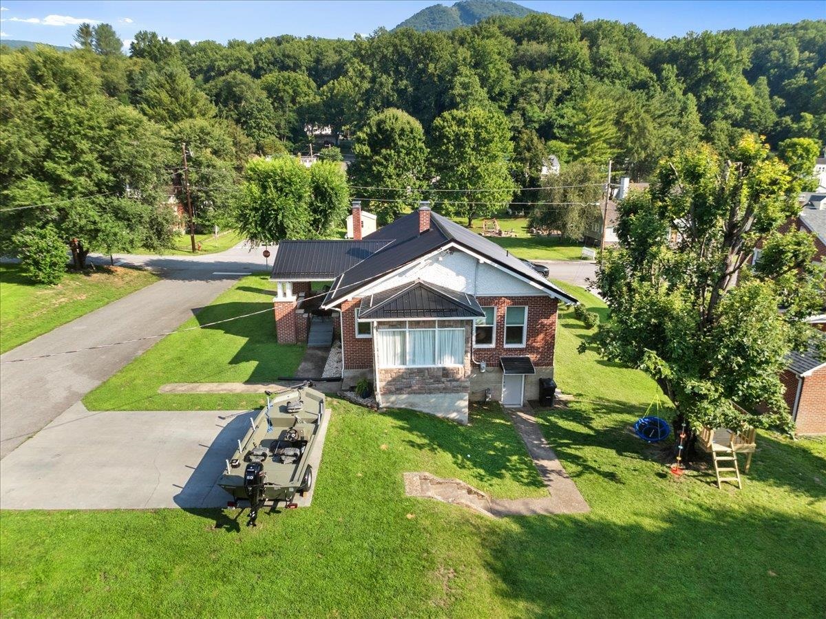 511 Westview Street Narrows VA 24124