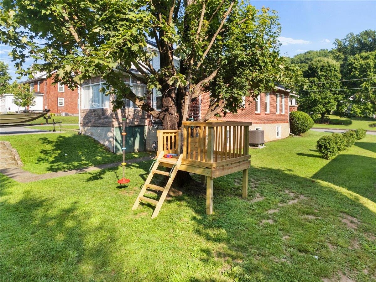 511 Westview Street Narrows VA 24124