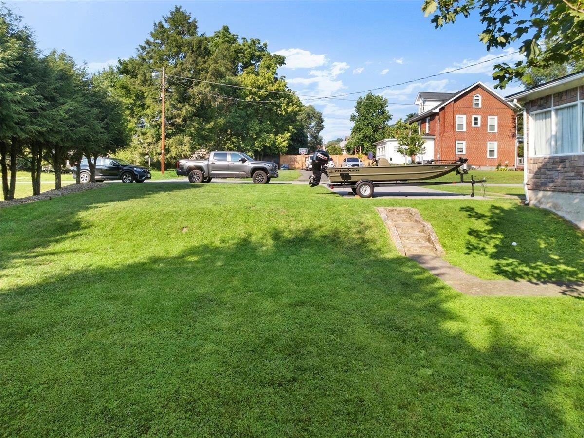 511 Westview Street Narrows VA 24124