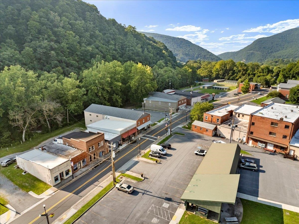 511 Westview Street Narrows VA 24124