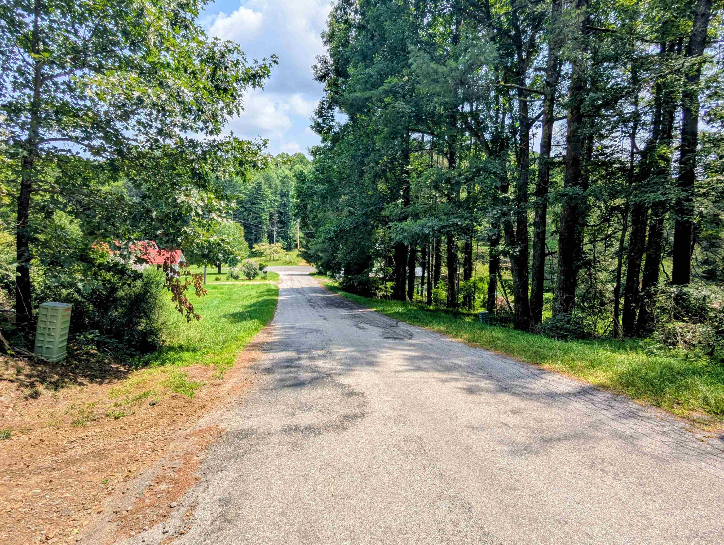 135 & 137 Halls Store Road Willis VA 24380