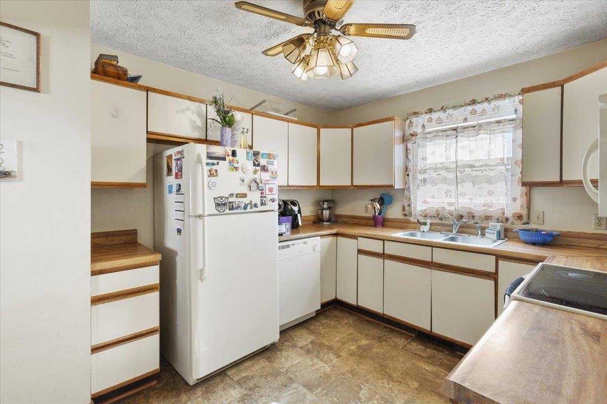 595 Freedom Viaduct NW Christiansburg VA 24073