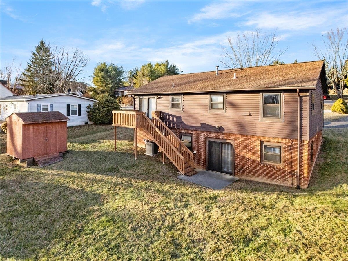 595 Freedom Viaduct NW Christiansburg VA 24073