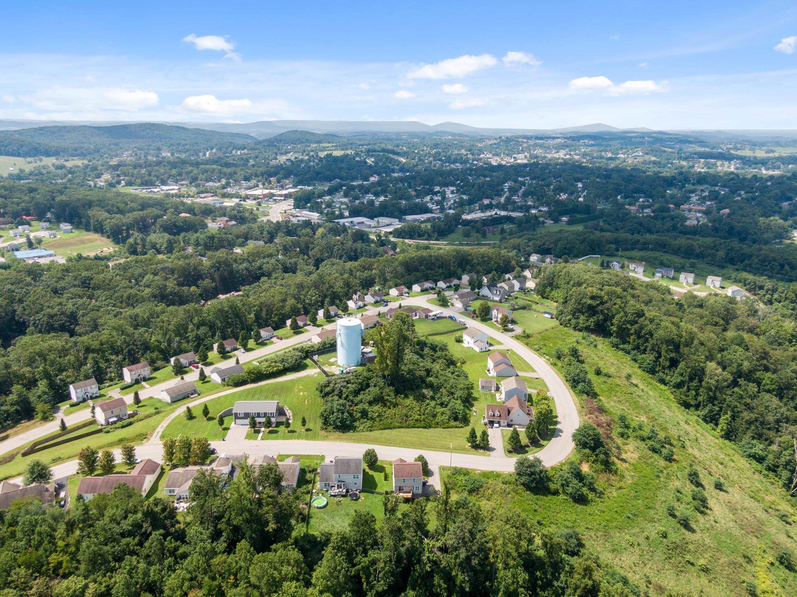 1555 Sherwood Drive Christiansburg VA 24073