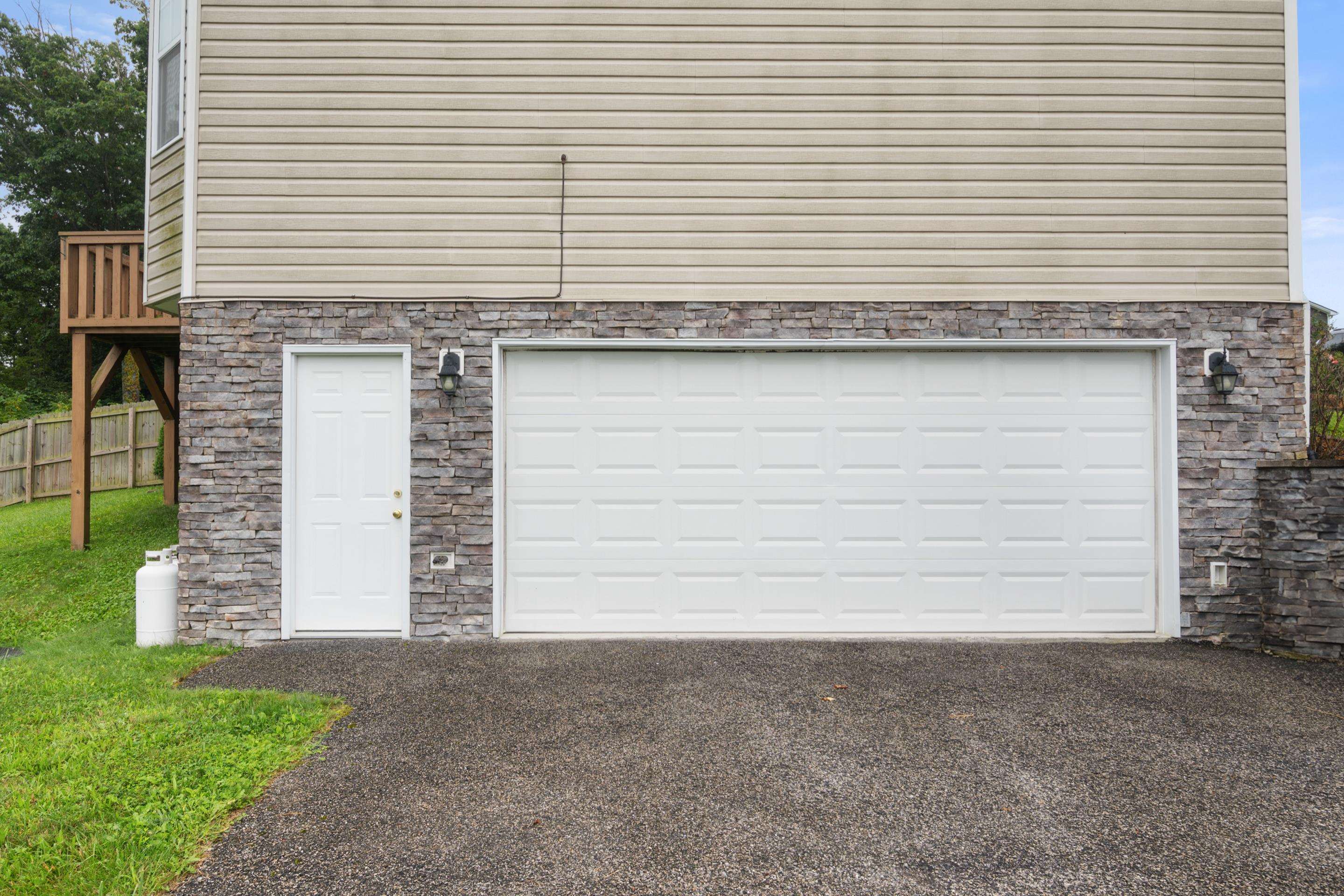 1555 Sherwood Drive Christiansburg VA 24073