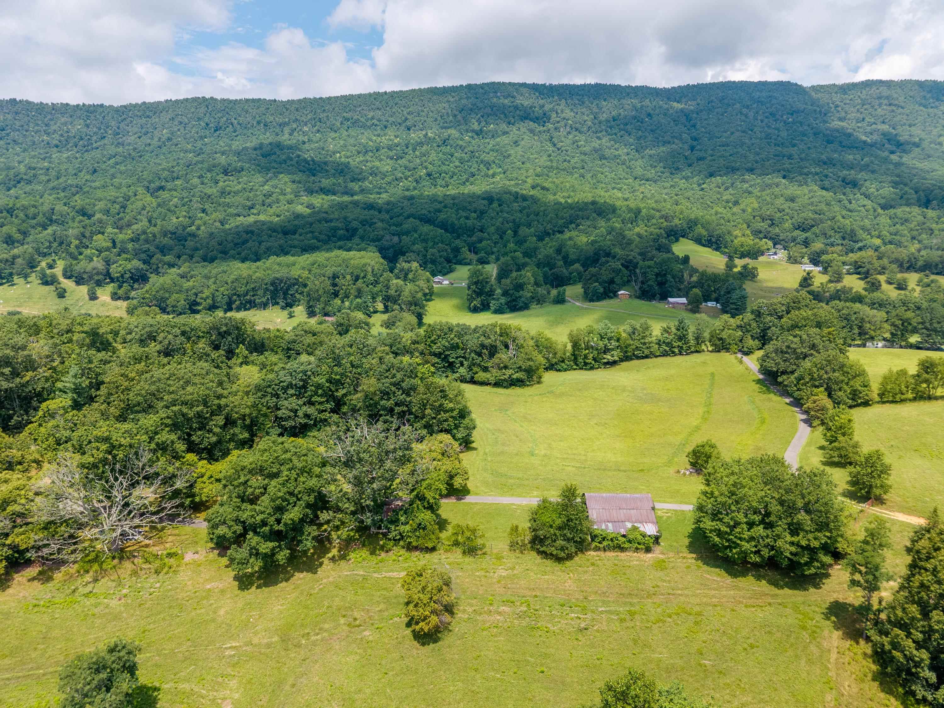 628 Wilburn Valley Road Pearisburg VA 24134