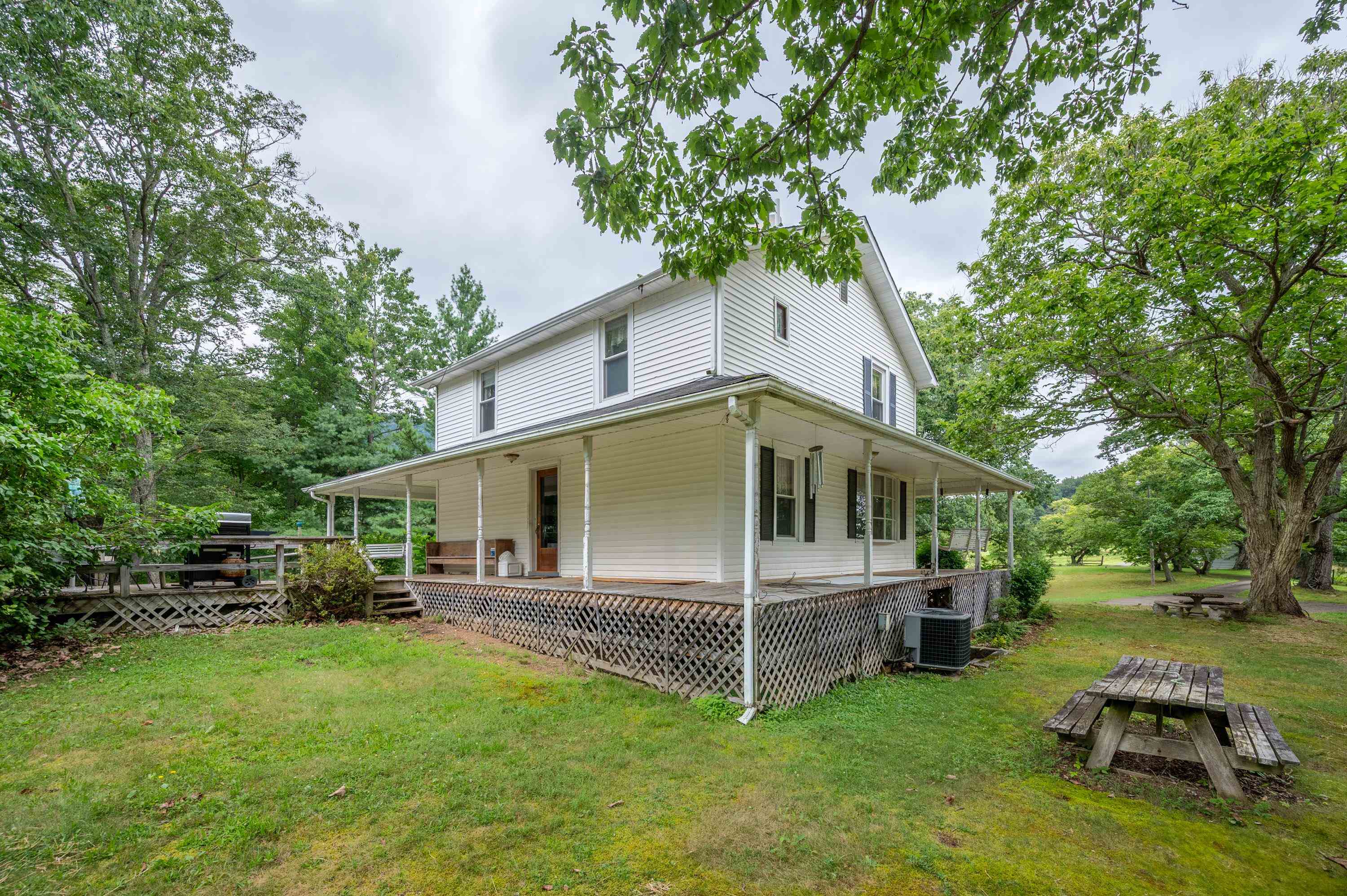 628 Wilburn Valley Road Pearisburg VA 24134
