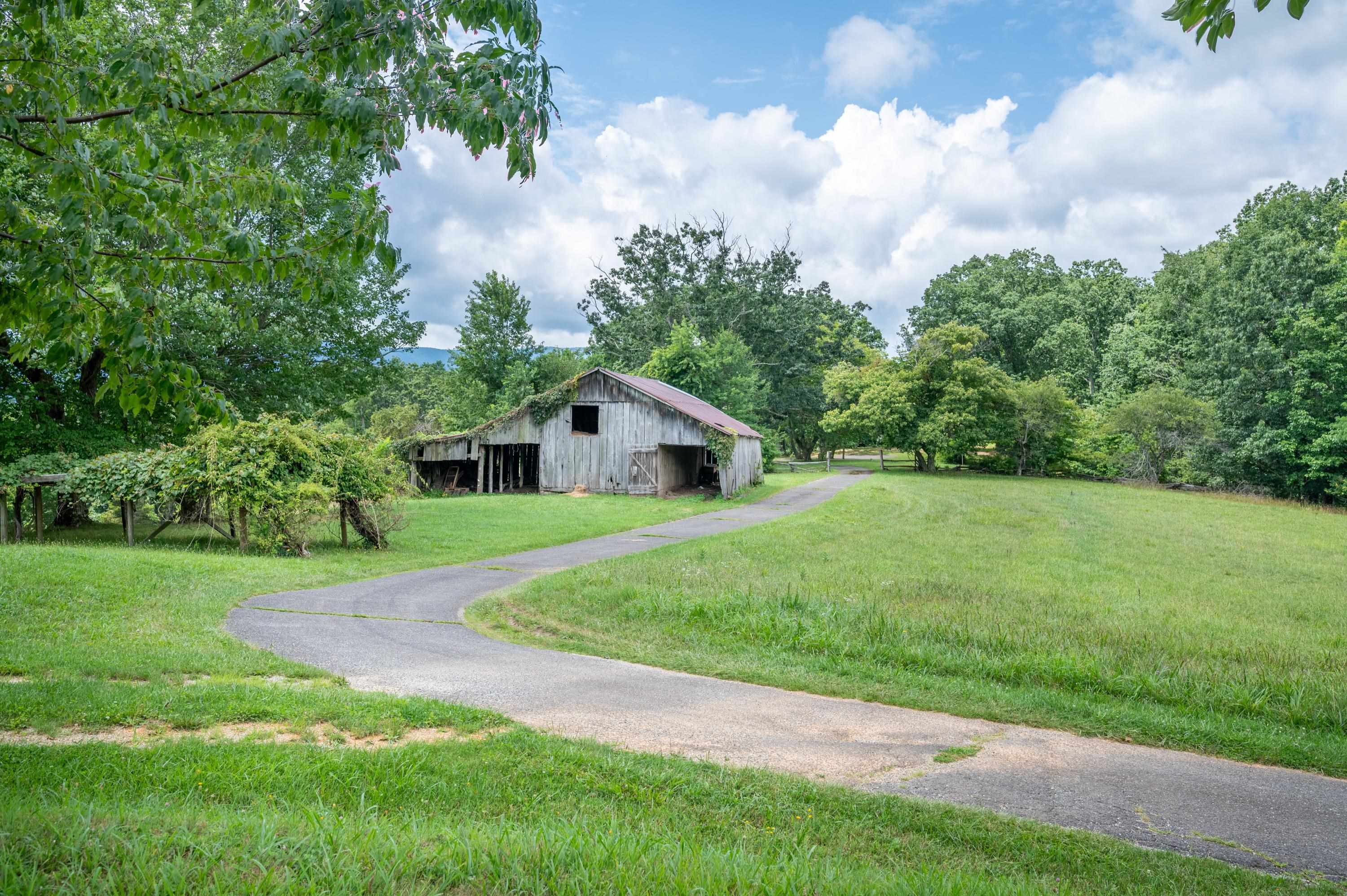 628 Wilburn Valley Road Pearisburg VA 24134