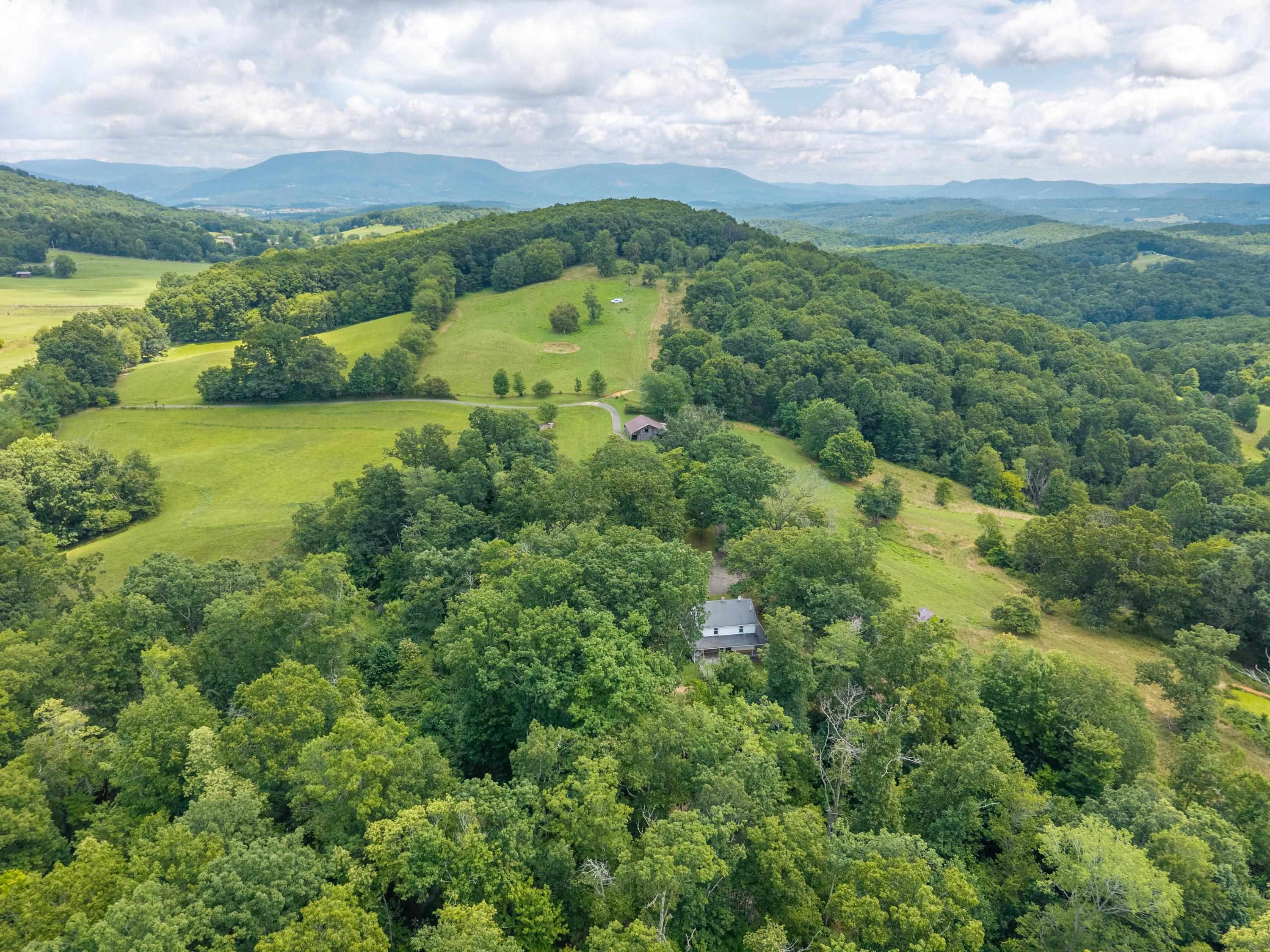 628 Wilburn Valley Road Pearisburg VA 24134