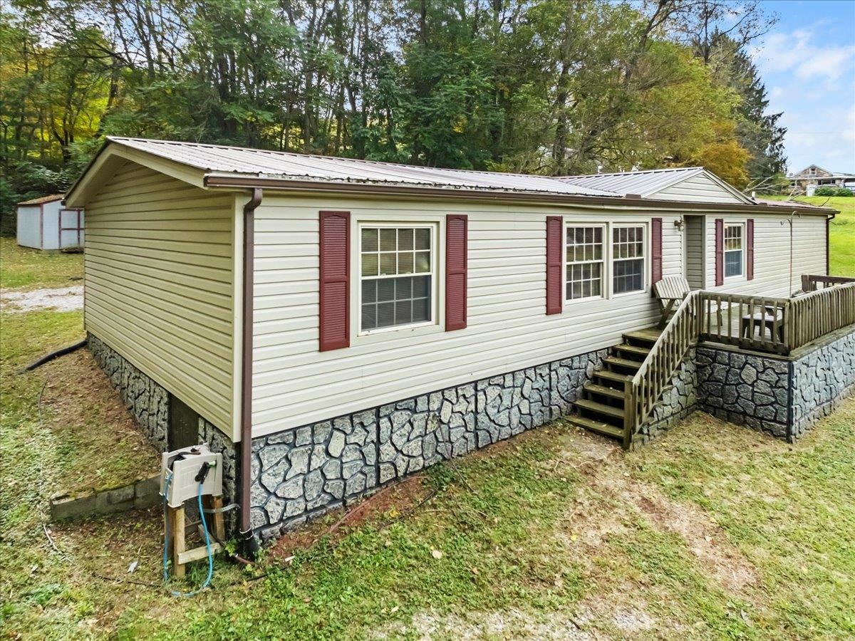 214 Maybrook Road Pembroke VA 24136