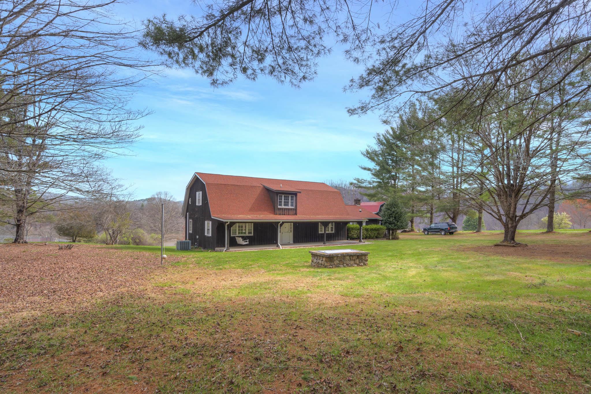 4642 Waterfront Farms Drive Draper VA 24324