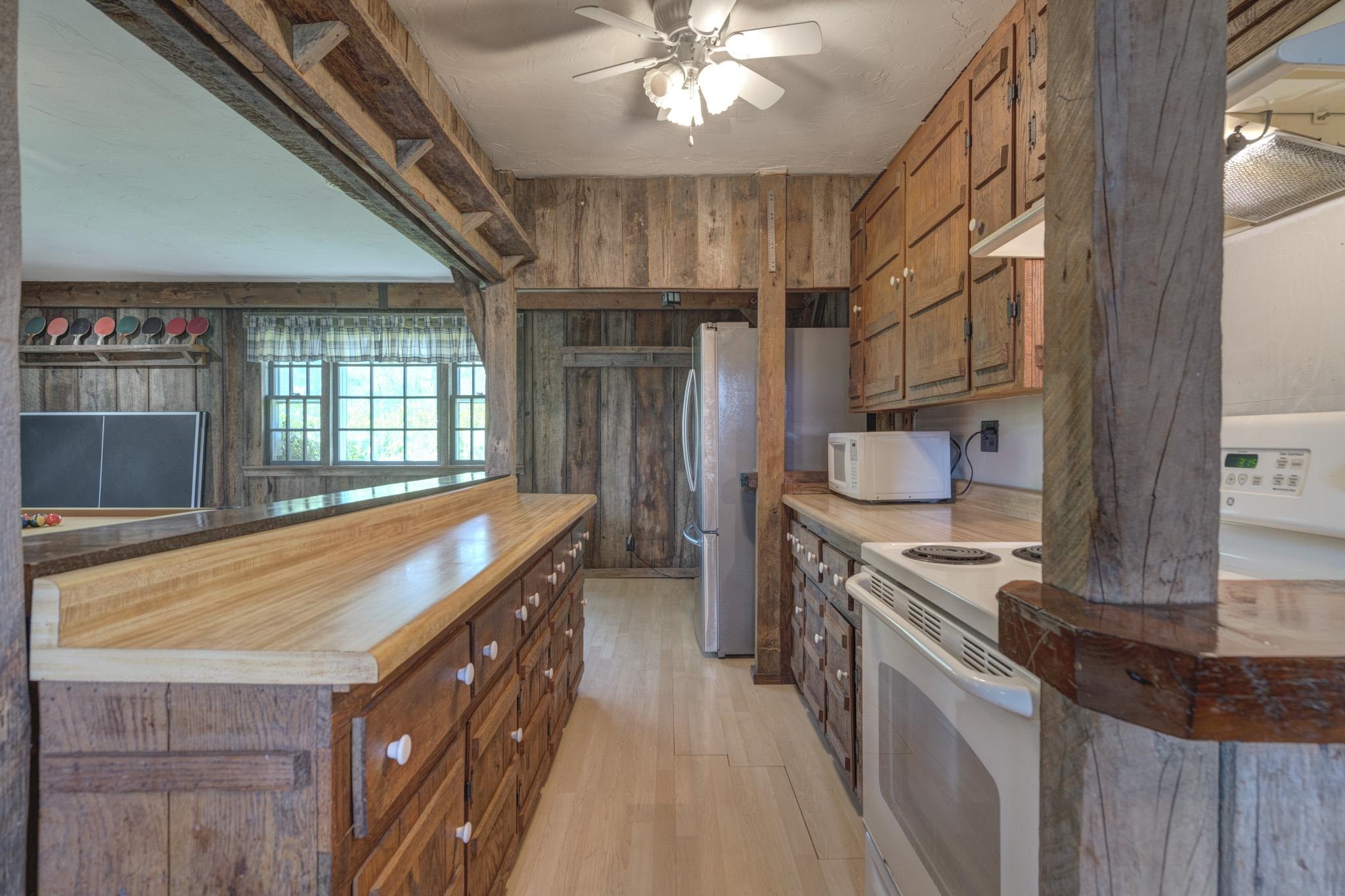 4642 Waterfront Farms Drive Draper VA 24324