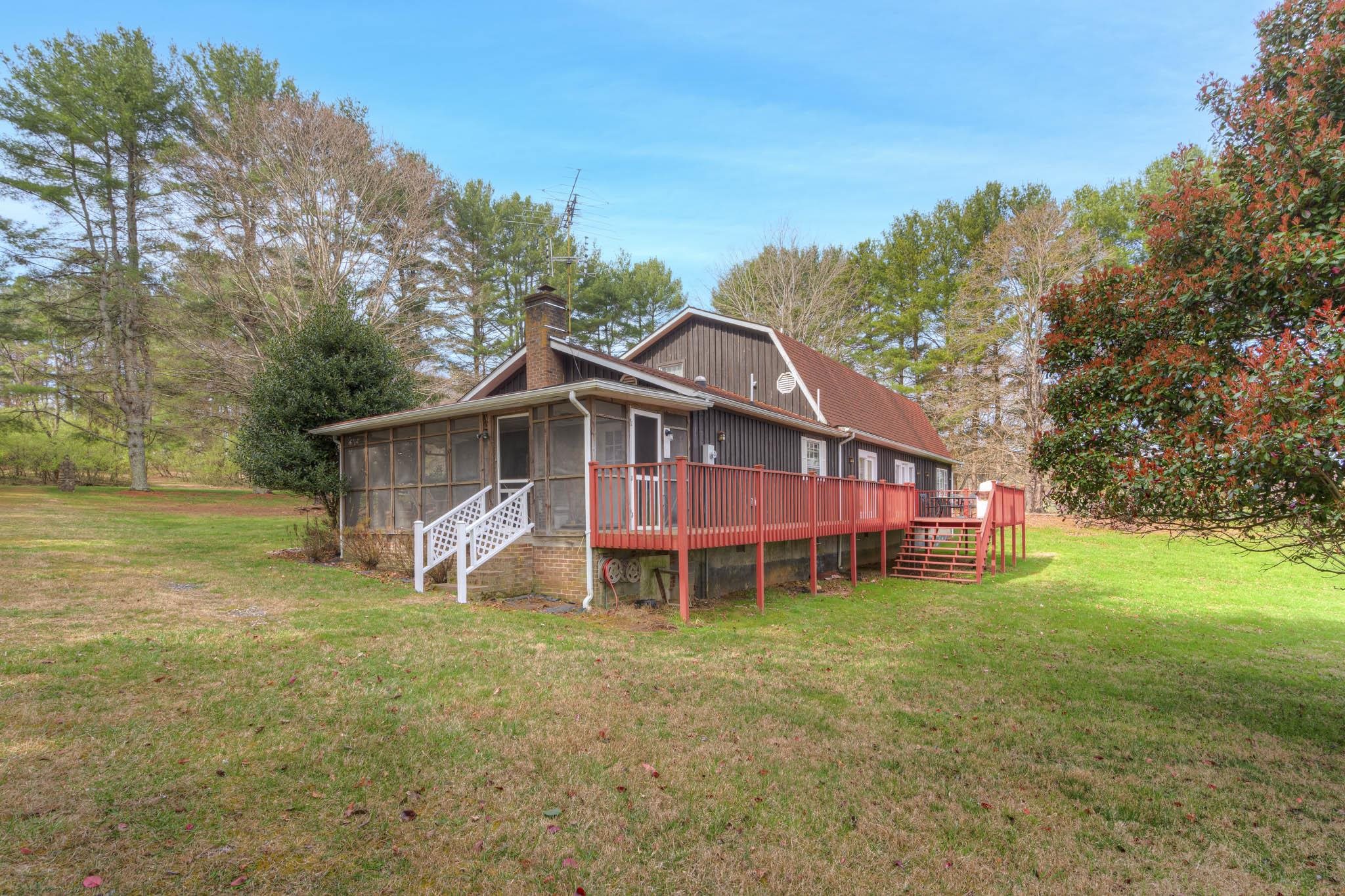 4642 Waterfront Farms Drive Draper VA 24324