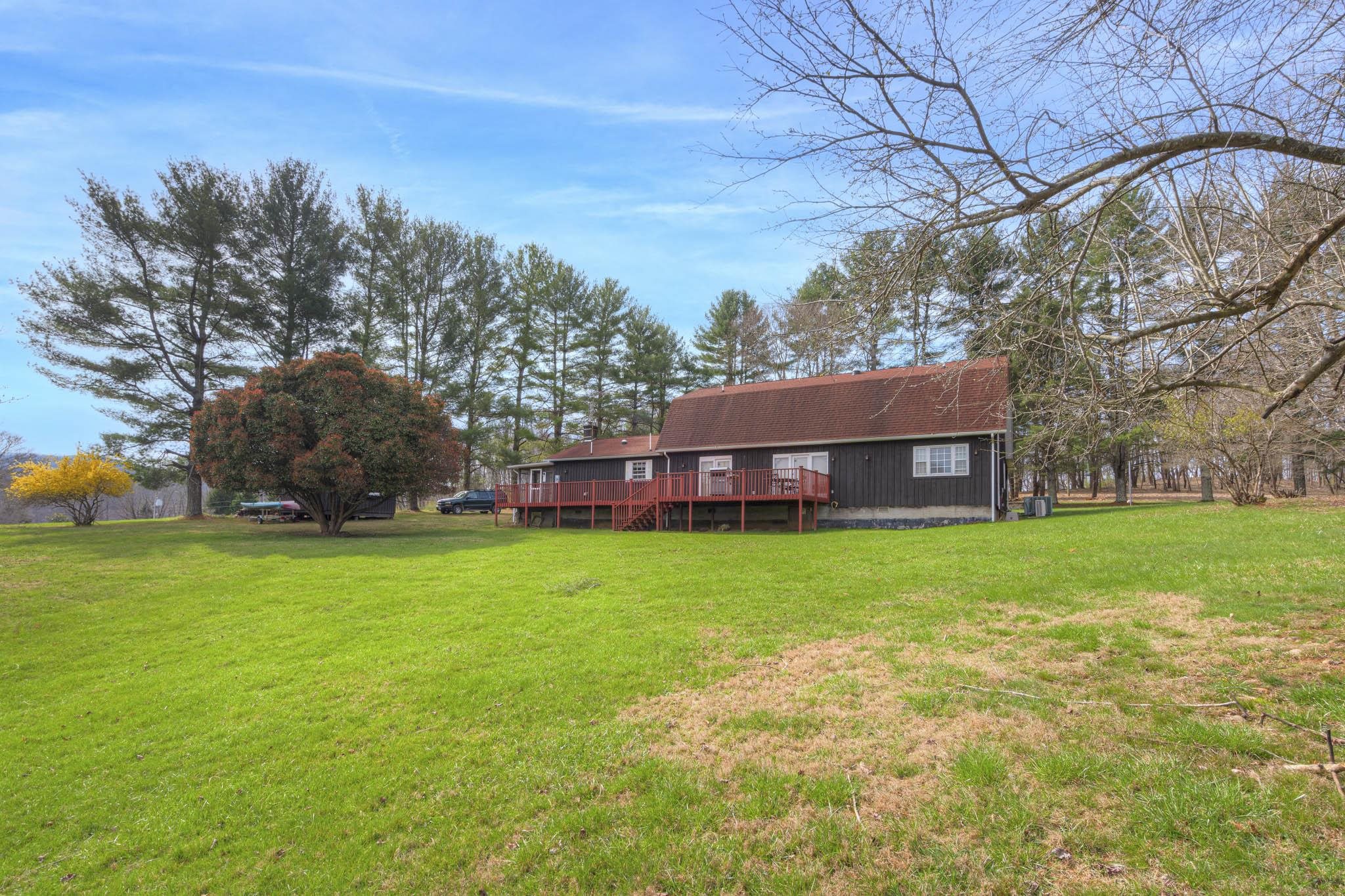 4642 Waterfront Farms Drive Draper VA 24324