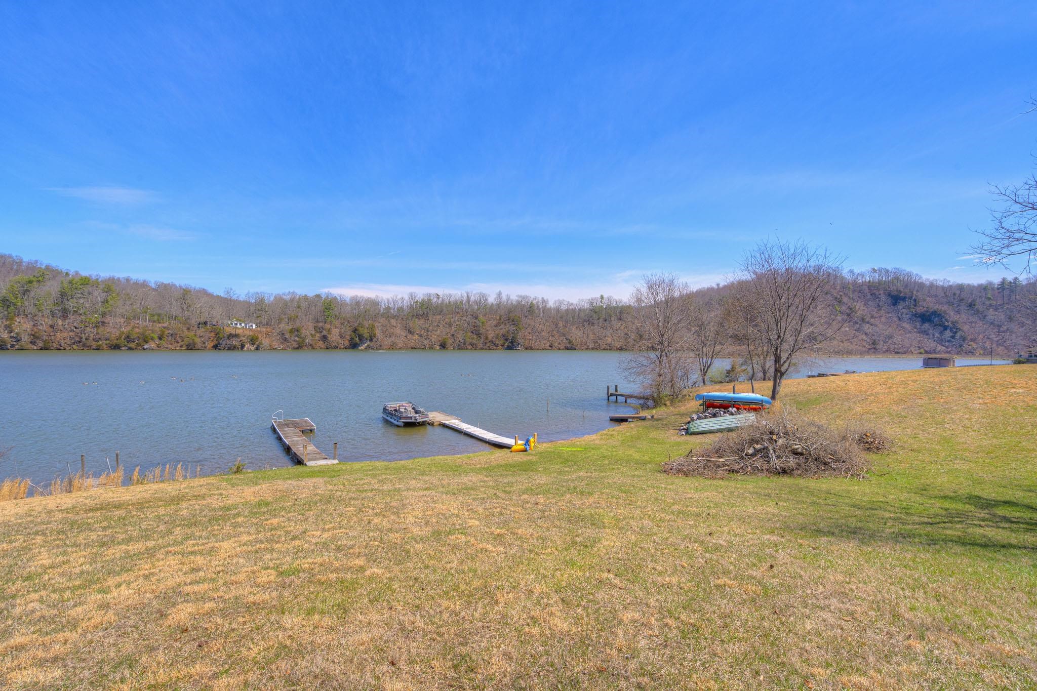 4642 Waterfront Farms Drive Draper VA 24324