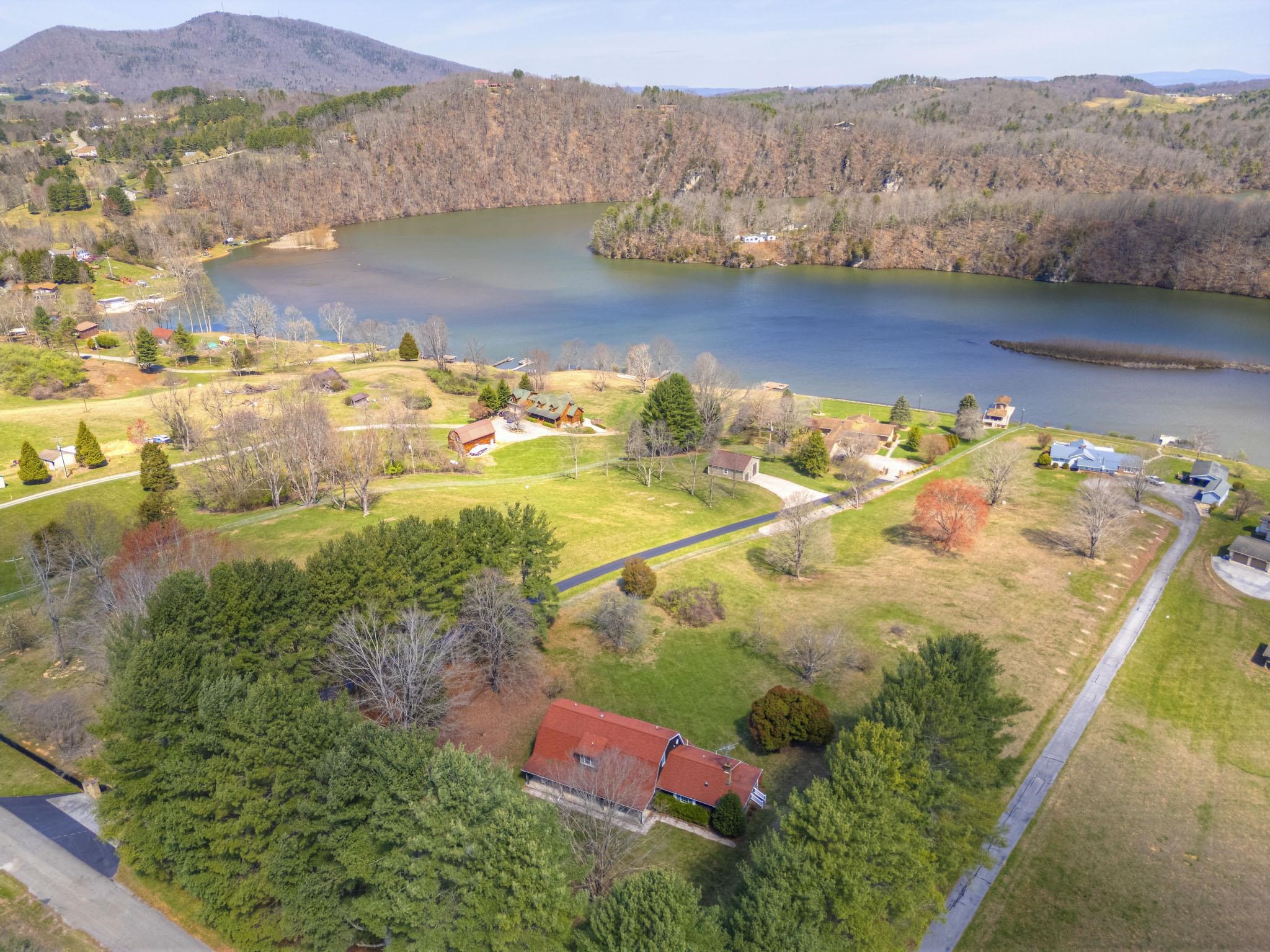 4642 Waterfront Farms Drive Draper VA 24324
