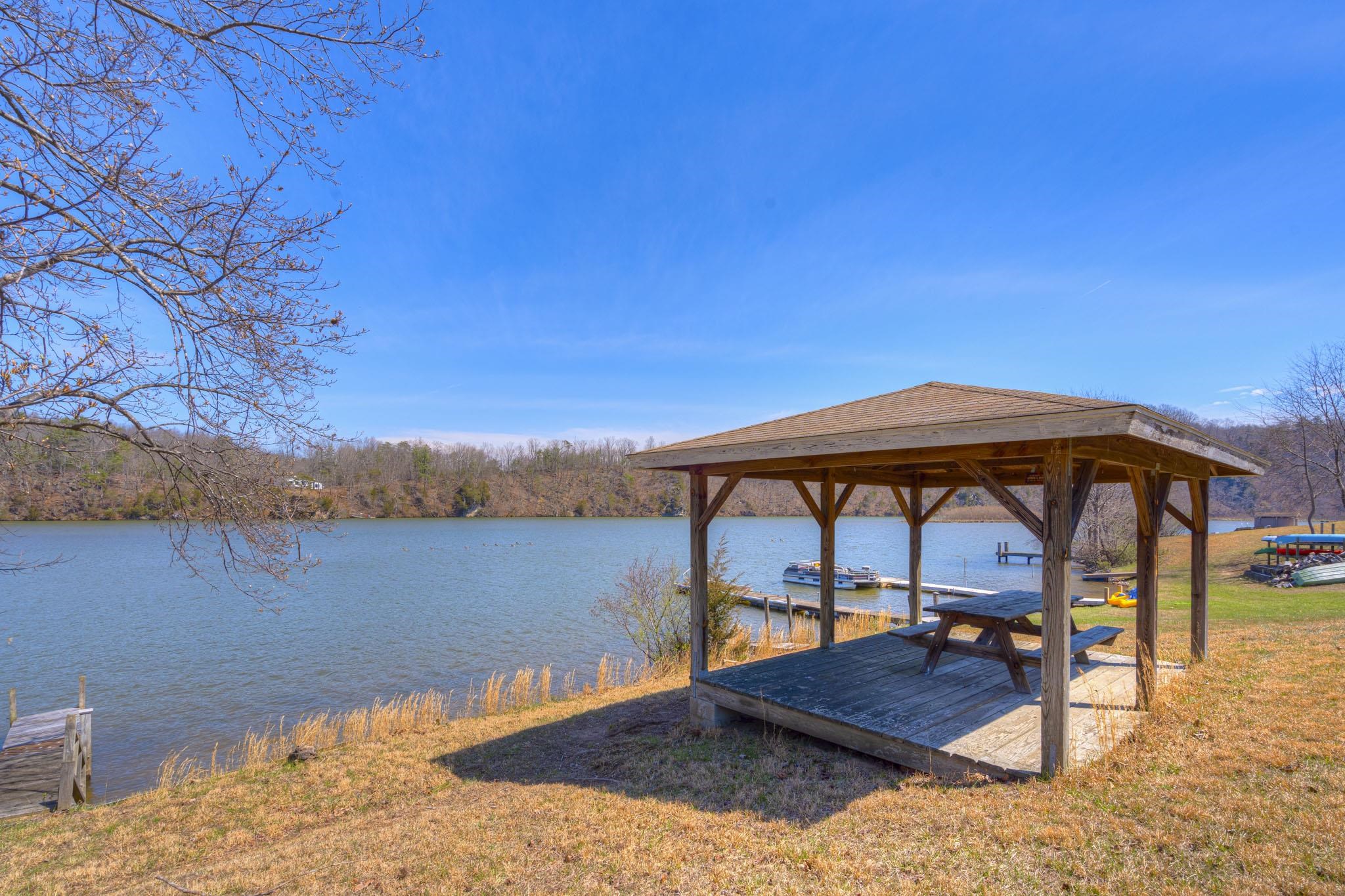 4642 Waterfront Farms Drive Draper VA 24324