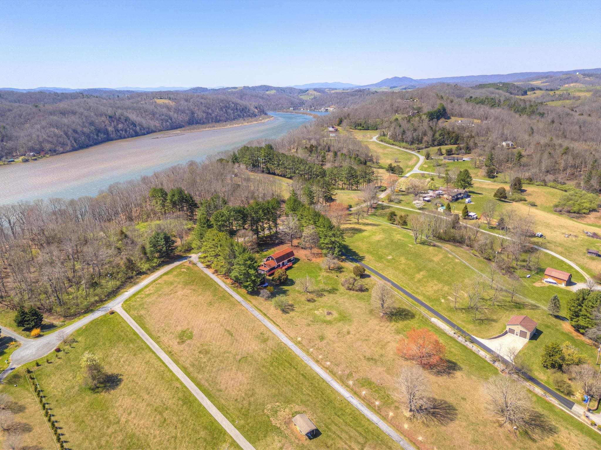 4642 Waterfront Farms Drive Draper VA 24324