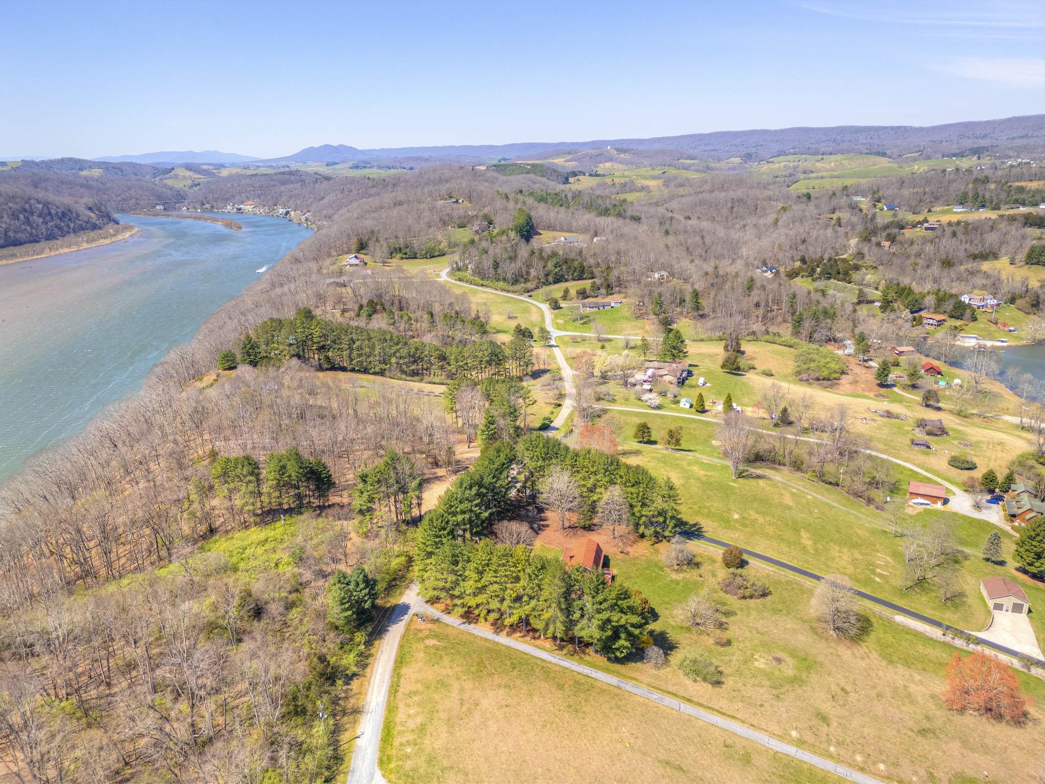 4642 Waterfront Farms Drive Draper VA 24324