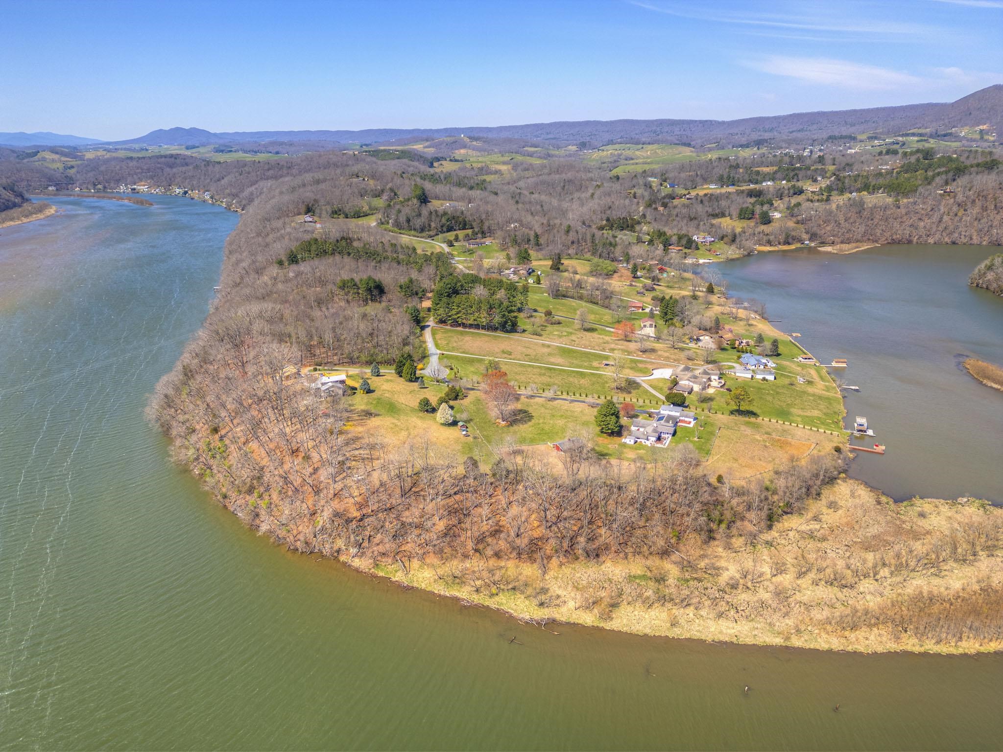 4642 Waterfront Farms Drive Draper VA 24324
