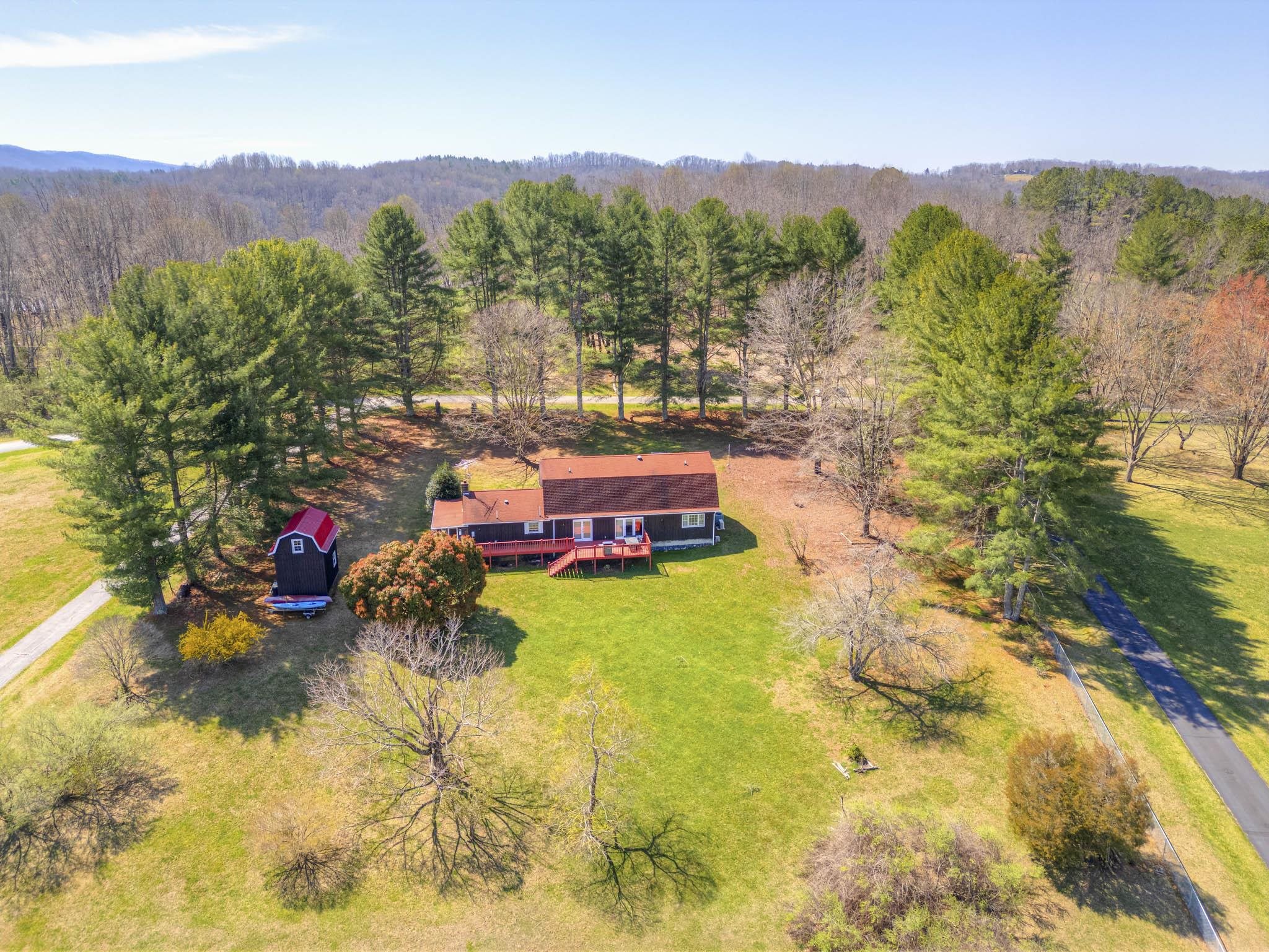 4642 Waterfront Farms Drive Draper VA 24324
