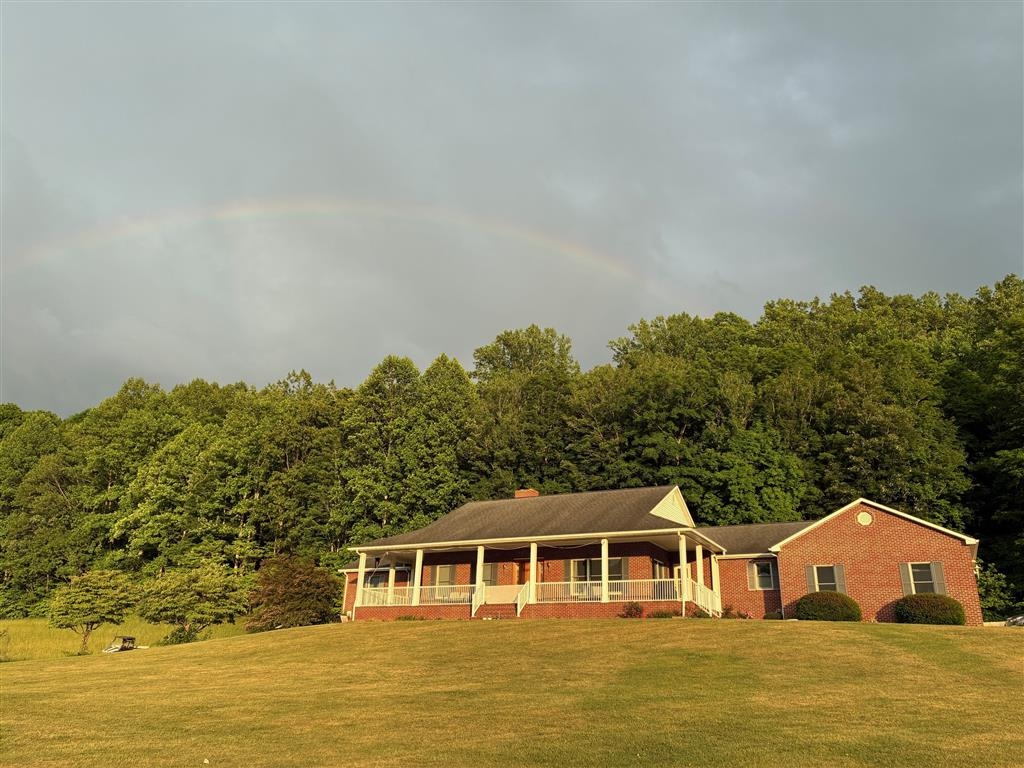 2103 Wolf Creek Road Narrows VA 24124