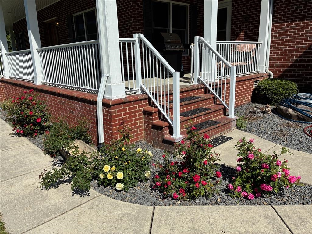 2103 Wolf Creek Road Narrows VA 24124