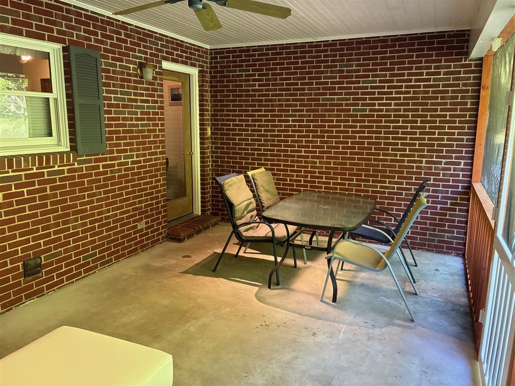 2103 Wolf Creek Road Narrows VA 24124
