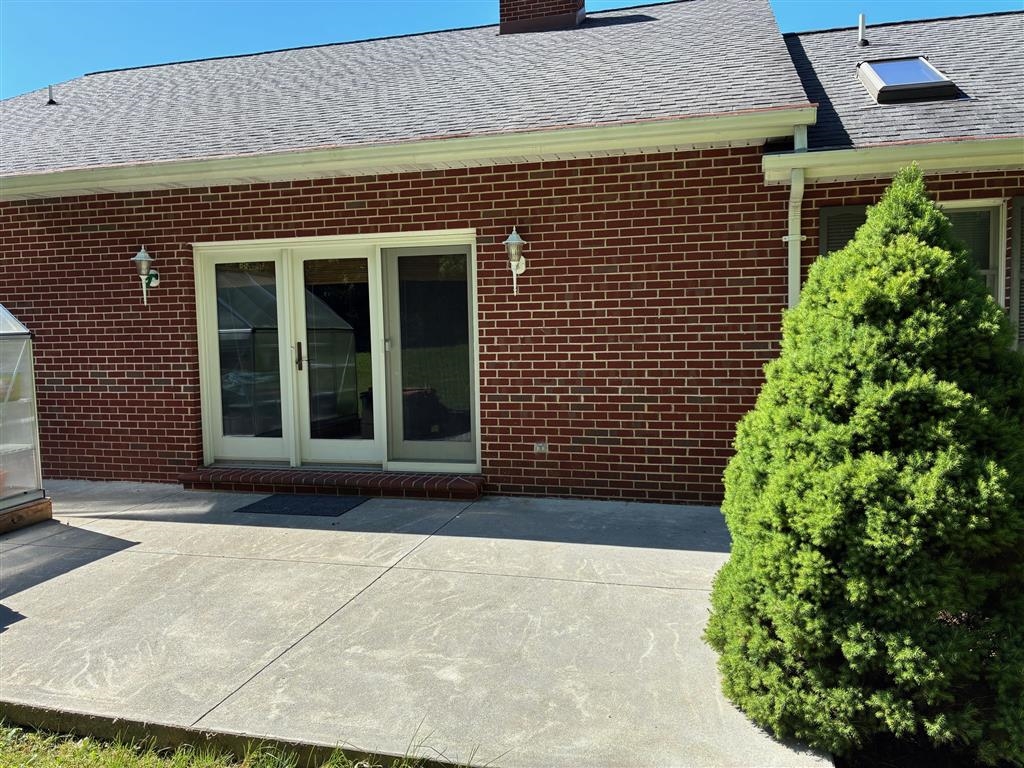 2103 Wolf Creek Road Narrows VA 24124