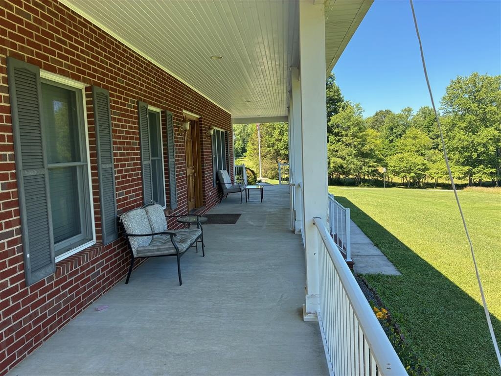 2103 Wolf Creek Road Narrows VA 24124