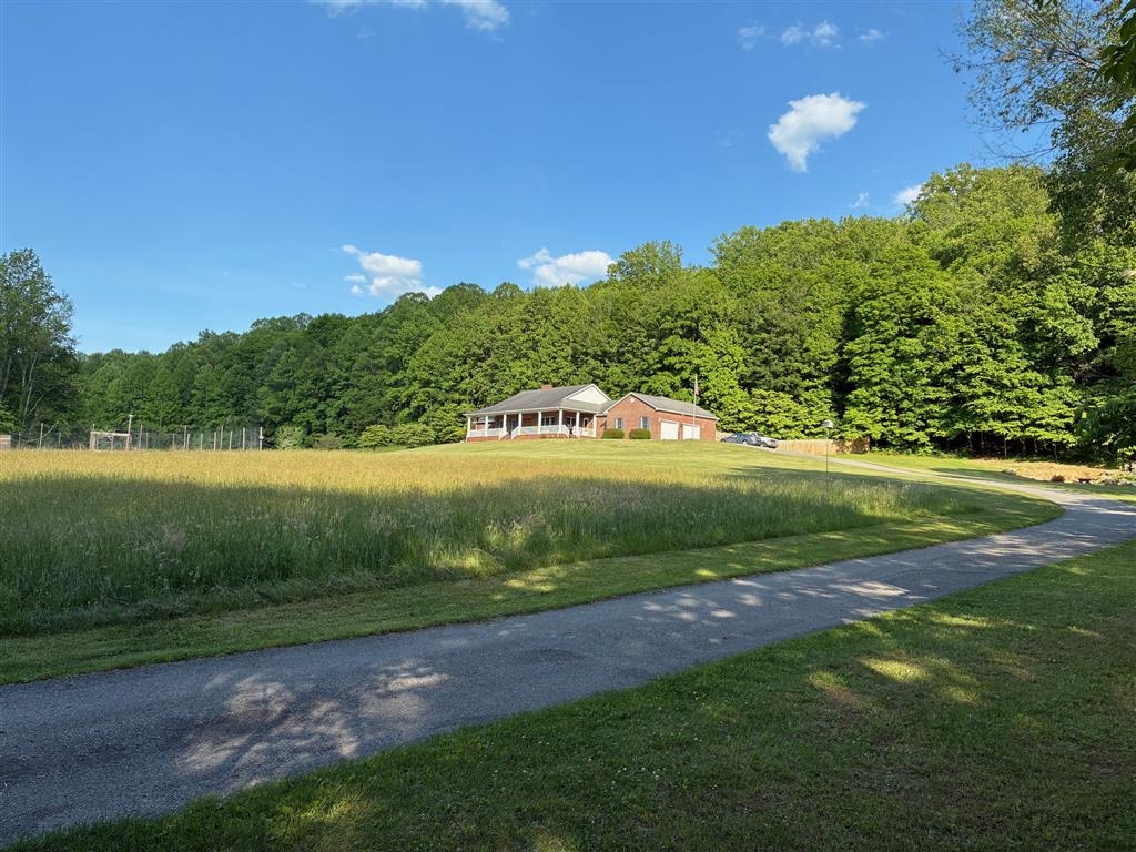 2103 Wolf Creek Road Narrows VA 24124