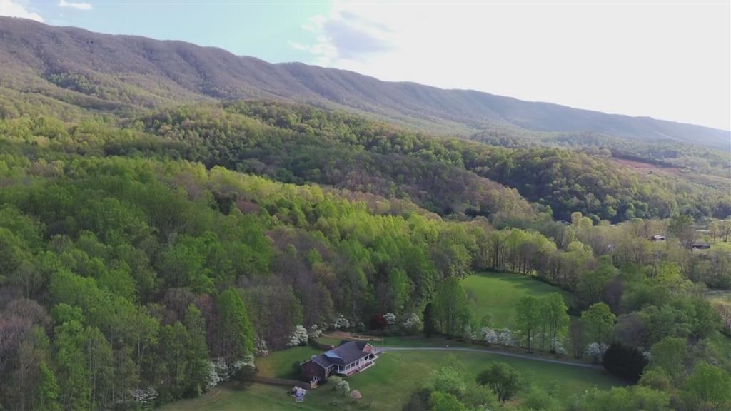 2103 Wolf Creek Road Narrows VA 24124